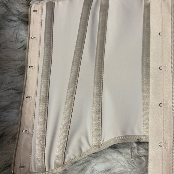 Waist Trainer Corset - Picture 4 of 5